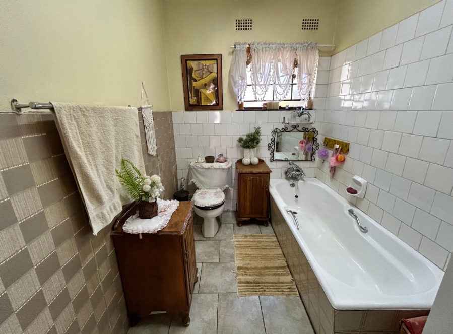 5 Bedroom Property for Sale in Mooinooi North West